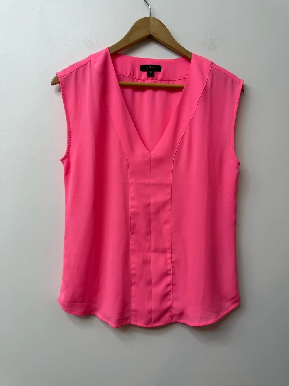 J. Crew Sleeveless V-Neck Camisole in Hot Pink size XS